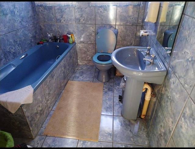 2 BEDROOM HOUSE FOR SALE IN TEKWANE